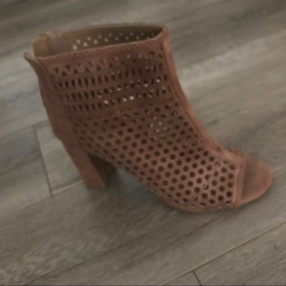 Heels - Picture 2 of 6